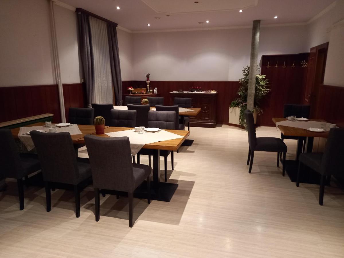 3 Raben - Leoben - Fuer Geschaeftsreisende, Urlauber, Monteure Und Handwerker, Polski Austria * Leoben (Styria)